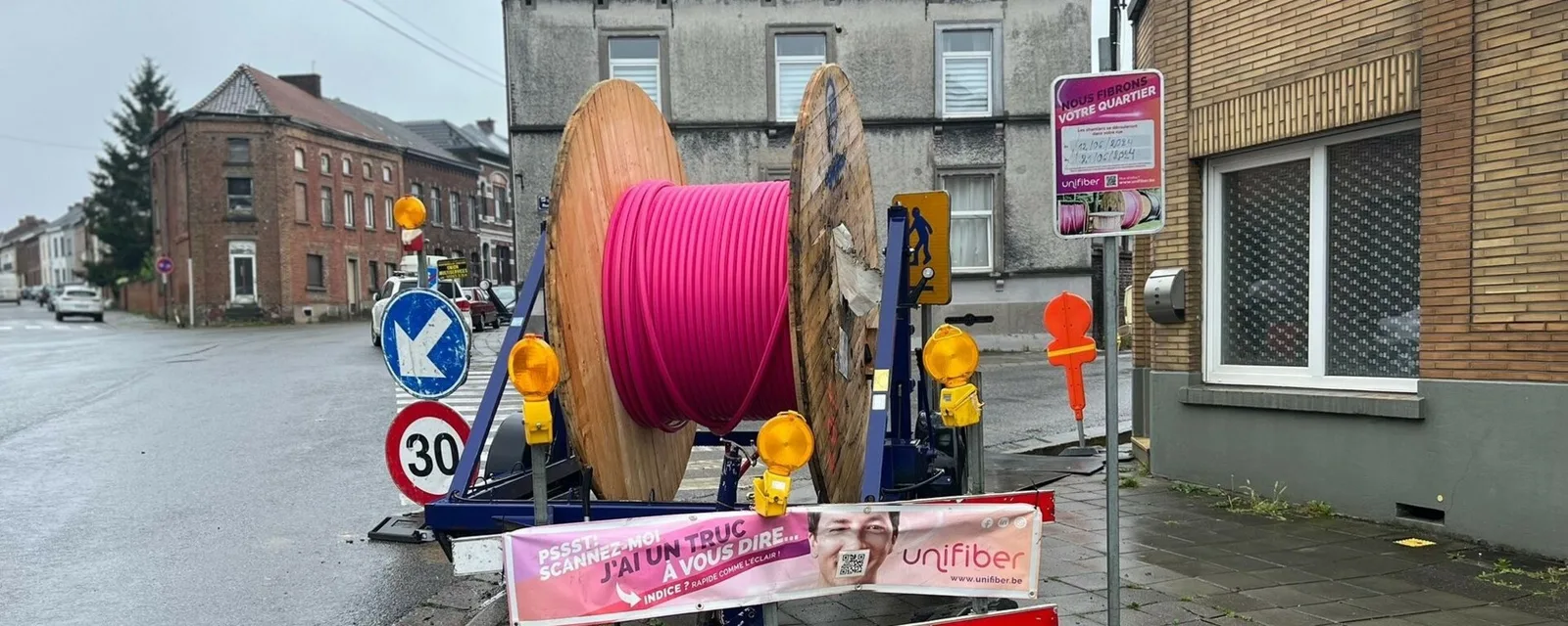 Le déploiement de la fibre fuse dans les entités de Charleroi